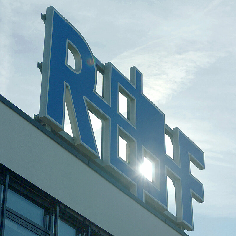 R+F Firmenschild Reichertshofen